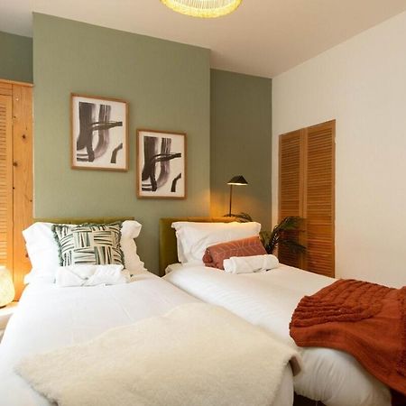 2 Bedroom Apartment By Littlepiggyrentals Short Lets & Serviced Accommodation Leicester With Wi-Fi, Free Parking & Outdoor Area Exterior photo