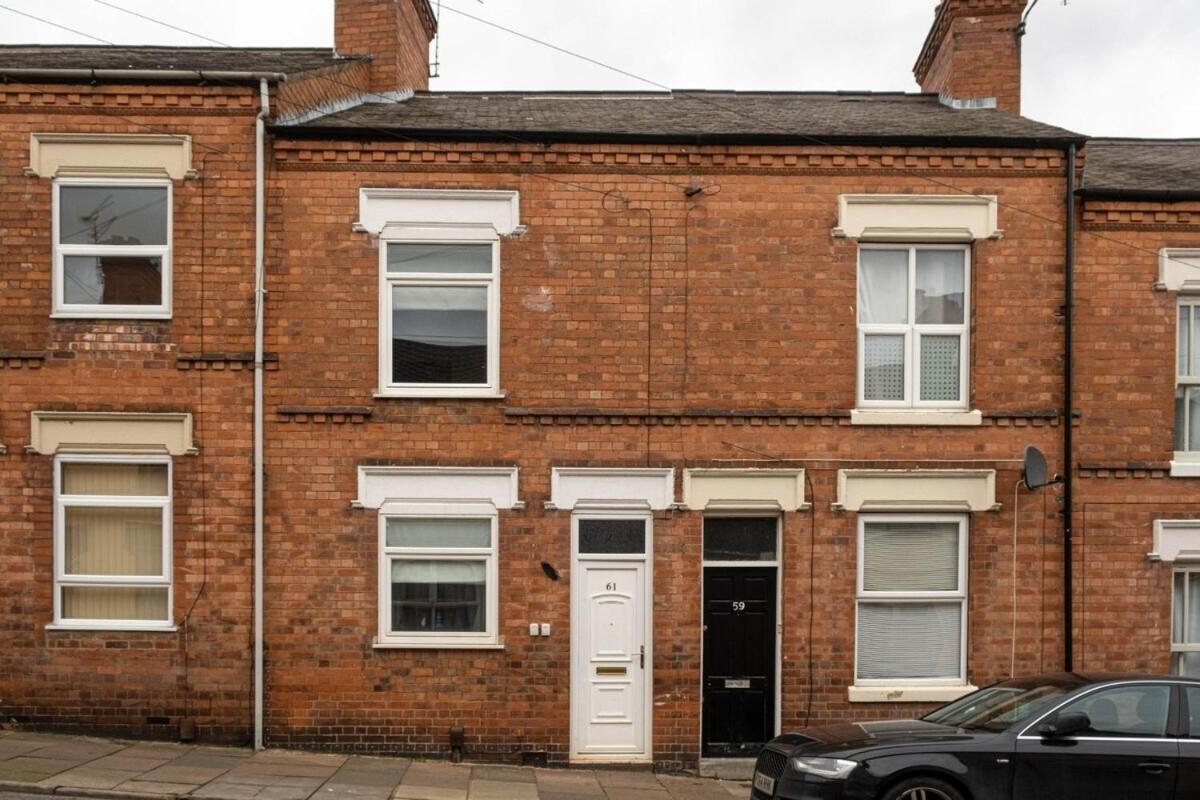 2 Bedroom Apartment By Littlepiggyrentals Short Lets & Serviced Accommodation Leicester With Wi-Fi, Free Parking & Outdoor Area Exterior photo