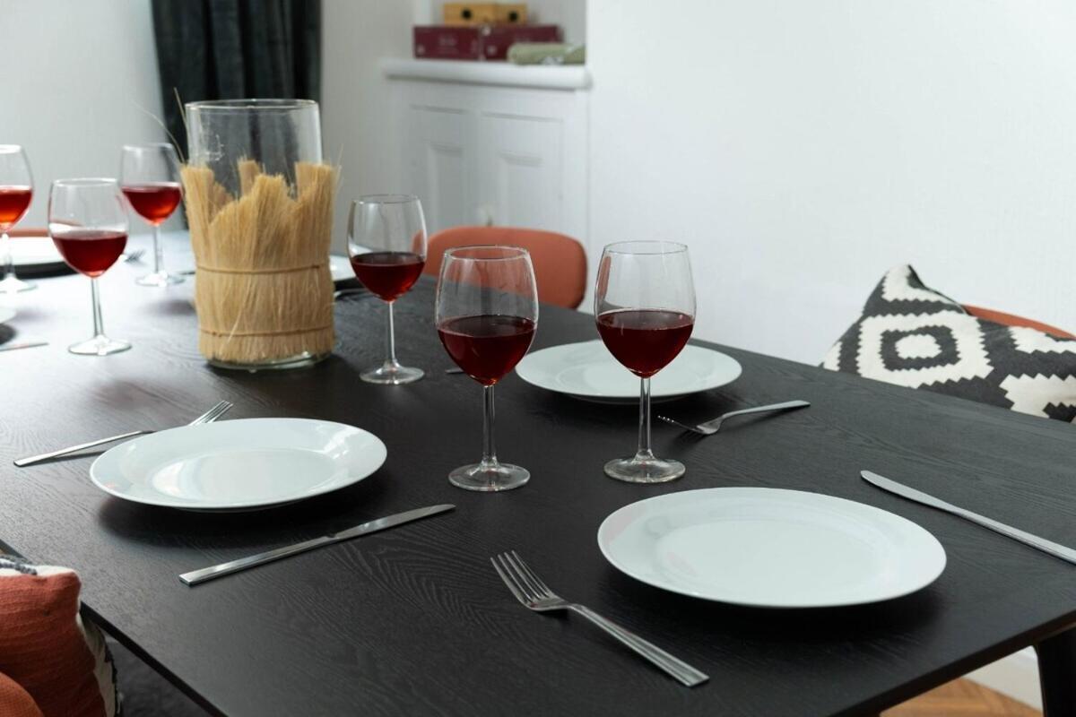 2 Bedroom Apartment By Littlepiggyrentals Short Lets & Serviced Accommodation Leicester With Wi-Fi, Free Parking & Outdoor Area Exterior photo