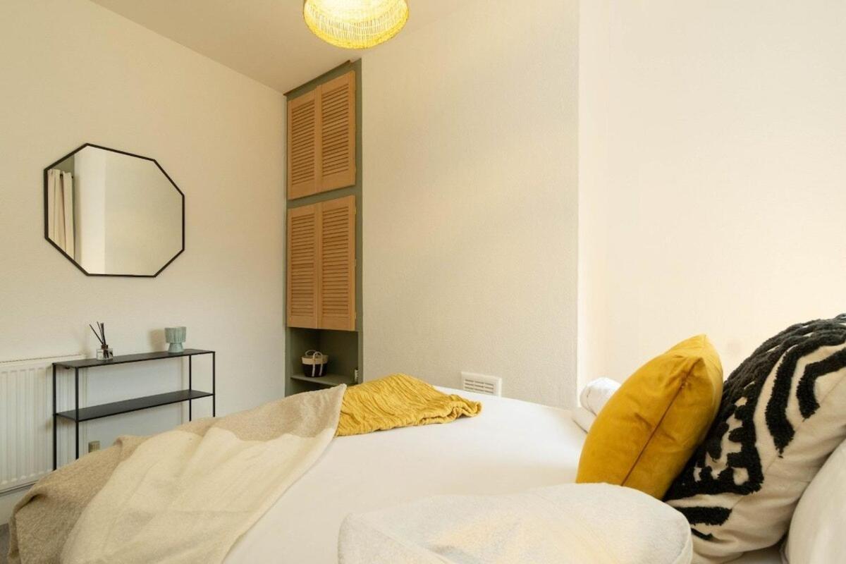 2 Bedroom Apartment By Littlepiggyrentals Short Lets & Serviced Accommodation Leicester With Wi-Fi, Free Parking & Outdoor Area Exterior photo