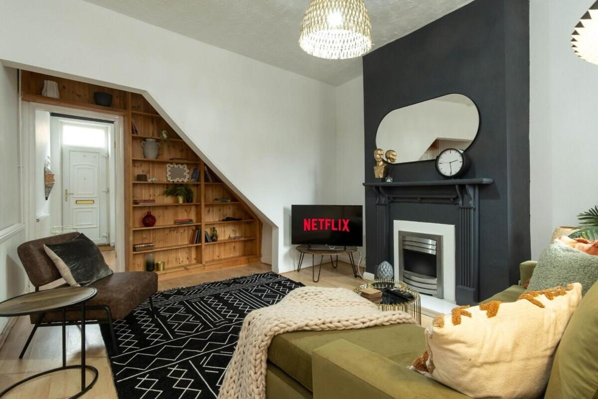 2 Bedroom Apartment By Littlepiggyrentals Short Lets & Serviced Accommodation Leicester With Wi-Fi, Free Parking & Outdoor Area Exterior photo