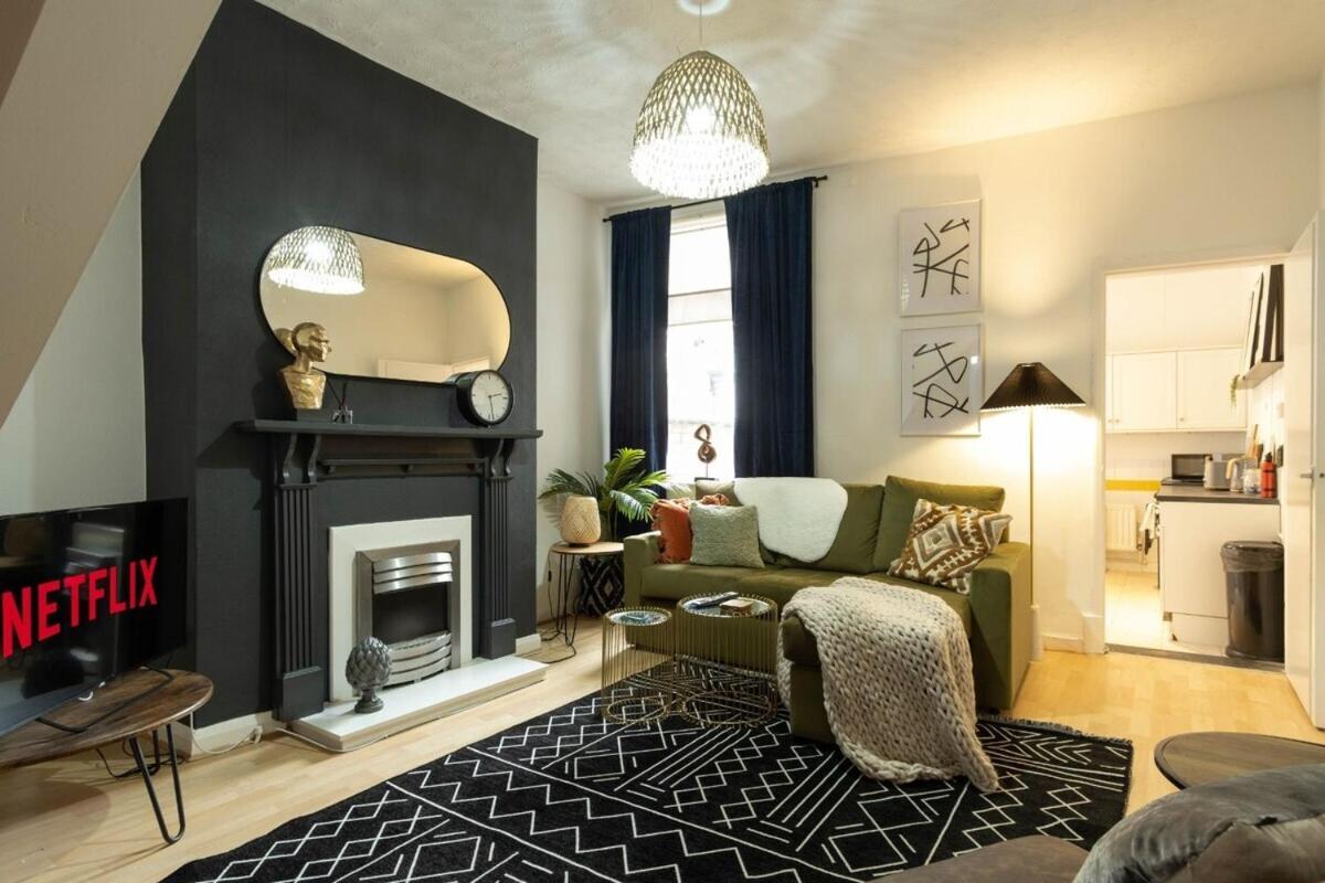 2 Bedroom Apartment By Littlepiggyrentals Short Lets & Serviced Accommodation Leicester With Wi-Fi, Free Parking & Outdoor Area Exterior photo